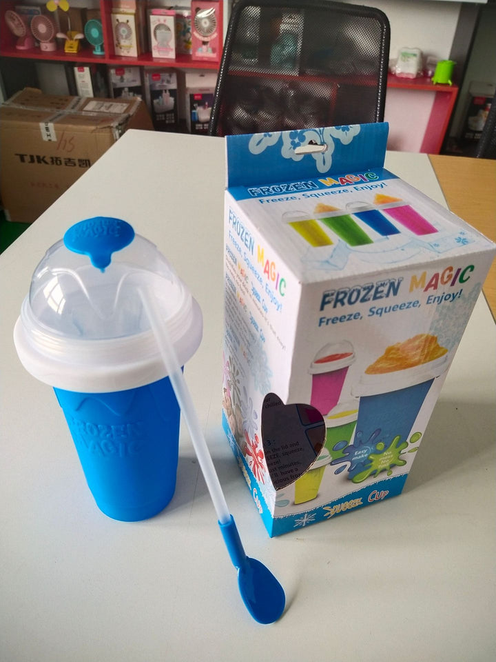 Quick Freeze Slushy Cup – Instant Smoothie Maker & Fast Cooling Squeeze Cup