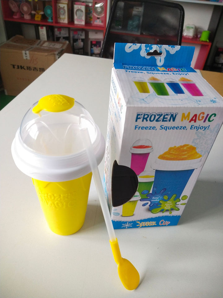 Quick Freeze Slushy Cup – Instant Smoothie Maker & Fast Cooling Squeeze Cup
