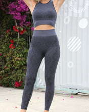 Load image into Gallery viewer, Bedford Seamless Python Pattern Leggings &amp; Bra Set - Black
