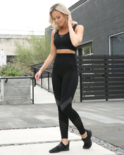 Load image into Gallery viewer, Baxter Seamless Sports Bra - Black
