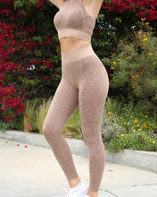 Load image into Gallery viewer, Bedford Seamless Python Pattern Leggings - Coffee
